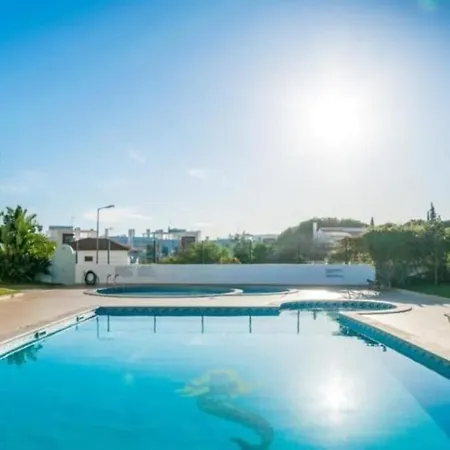 Apartment Flamingo's W/ 2 Swimming Pool *